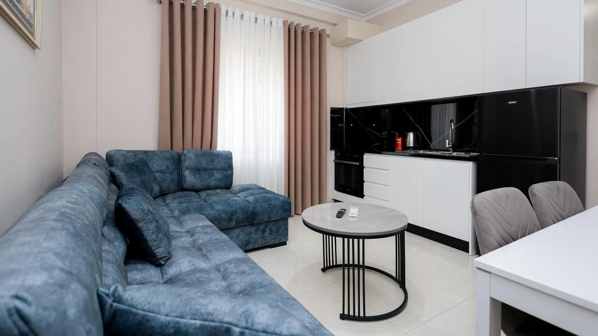 Saliasi Hotel&Apartament Polican