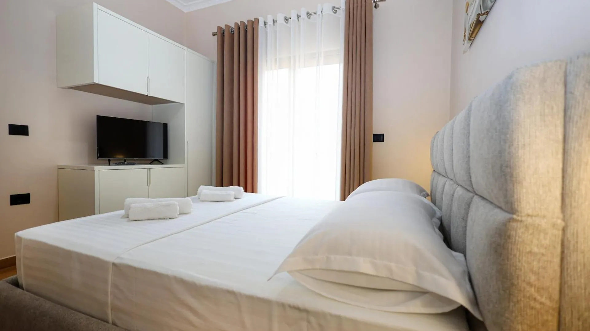 Saliasi Hotel&Apartament Polican
