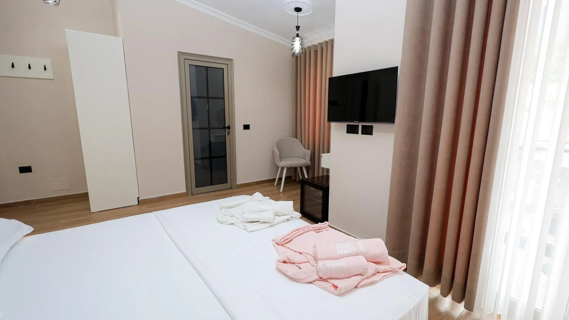 Saliasi Hotel&Apartament Polican 0*,  Albánie
