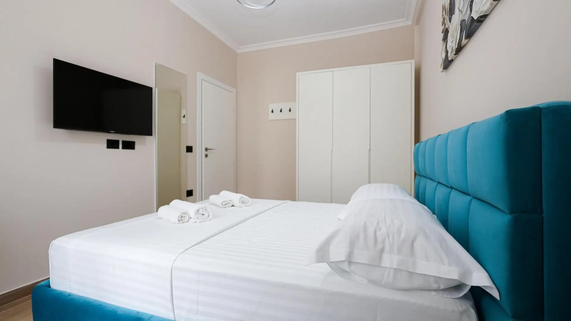 Saliasi Hotel&Apartament Polican