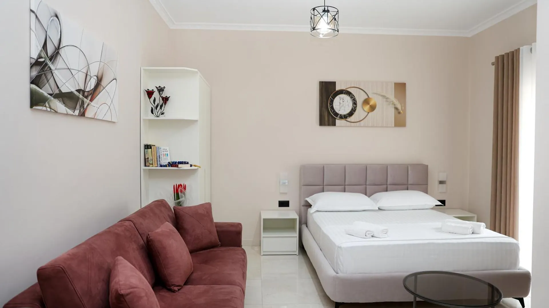 Saliasi Hotel&Apartament Polican