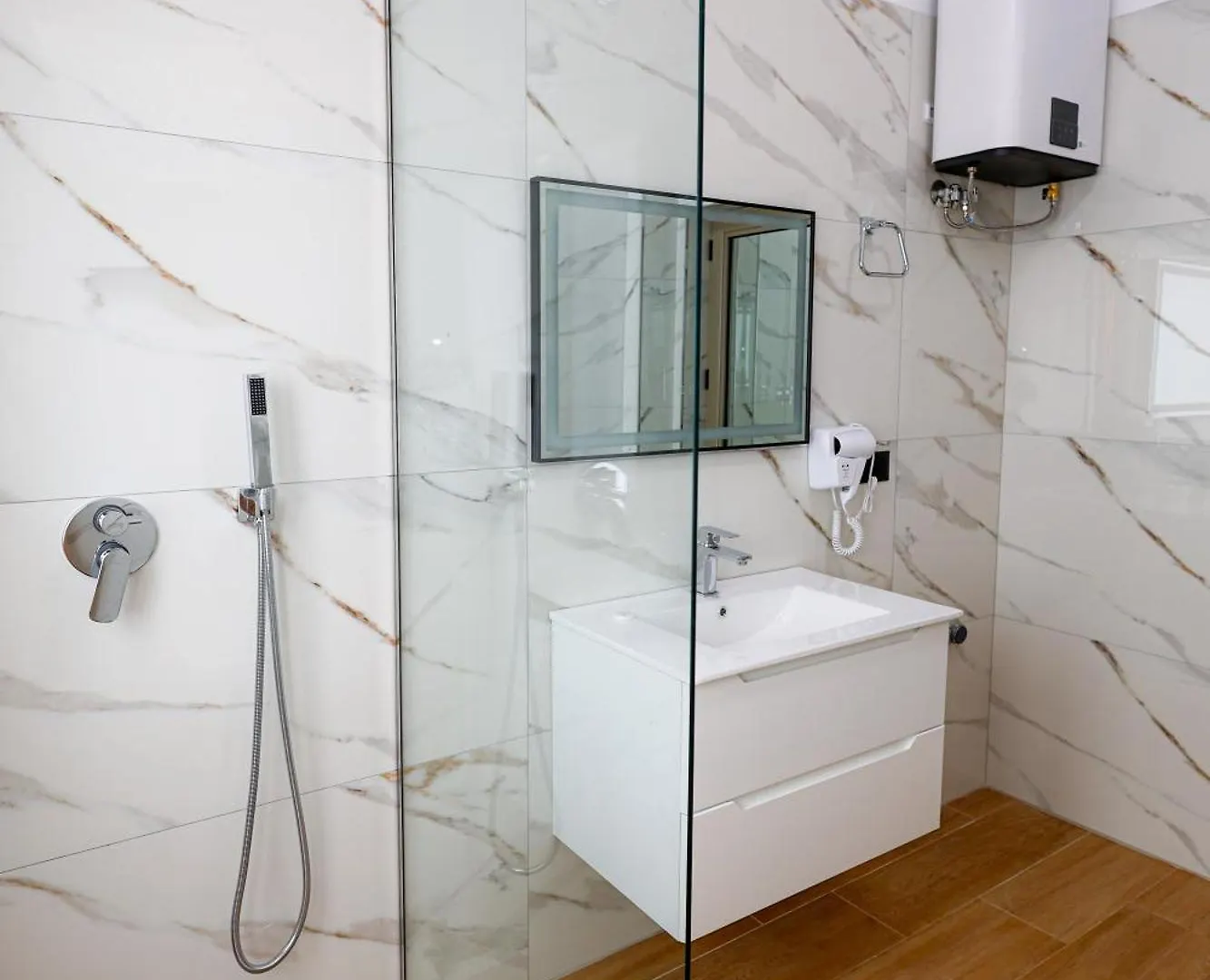 Aparthotel Saliasi Hotel&Apartament Polican