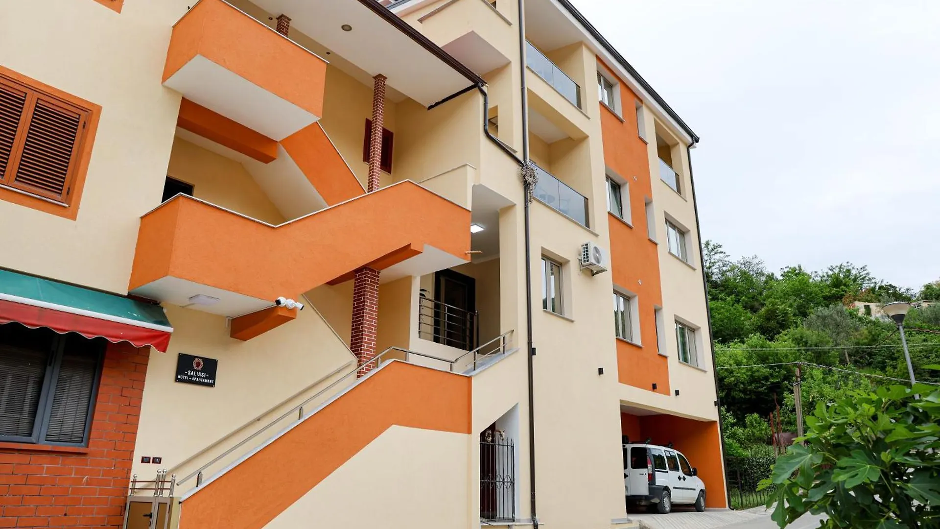 Saliasi Hotel&Apartament Polican