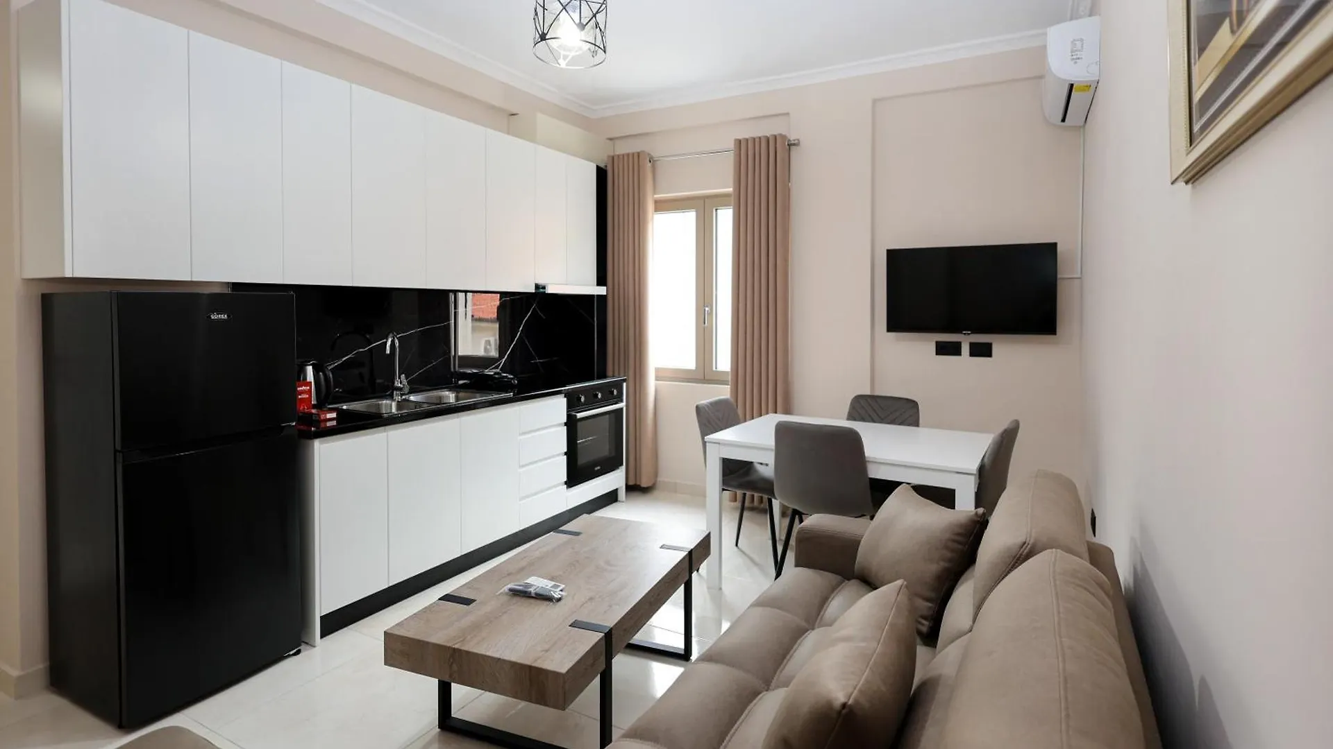 Saliasi Hotel&Apartament Polican 0*,